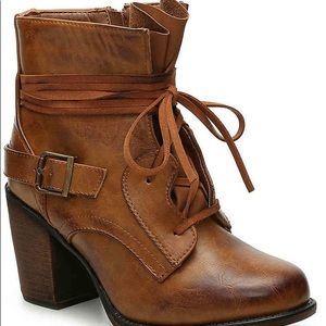 Celebrity pink Duke bootie